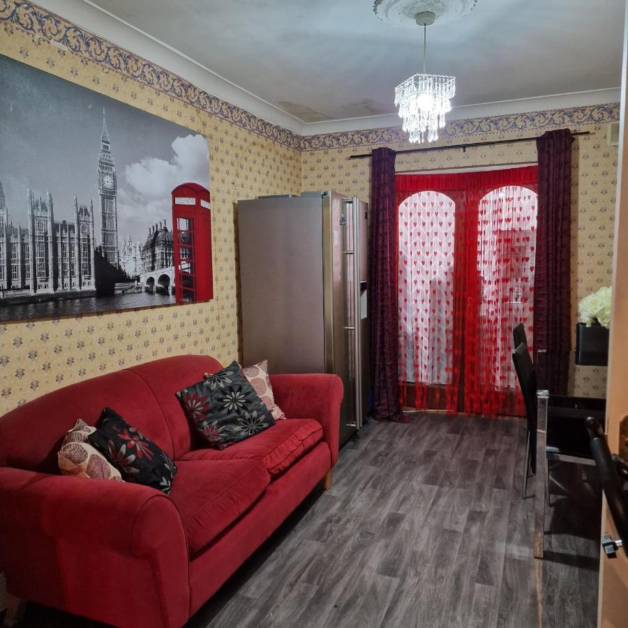 Females Only - Private Bedrooms In Dublin Lucan Exterior photo