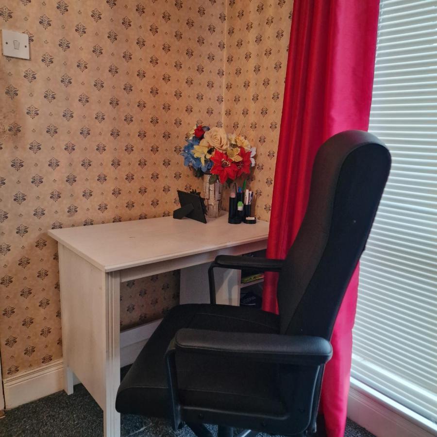 Females Only - Private Bedrooms In Dublin Lucan Exterior photo