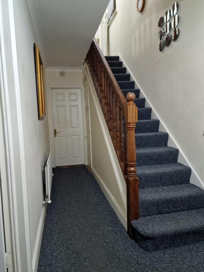 Females Only - Private Bedrooms In Dublin Lucan Exterior photo